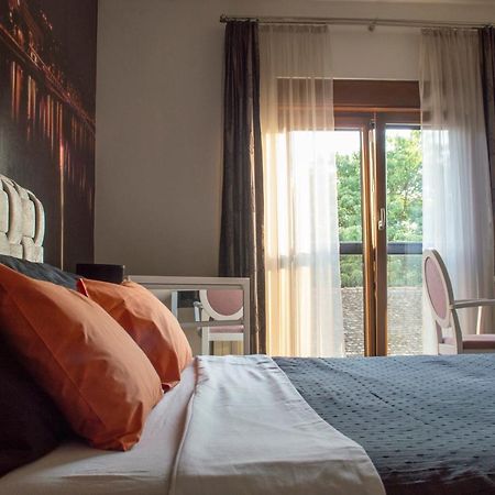 Bright Side Apartment Novi Sad Buitenkant foto