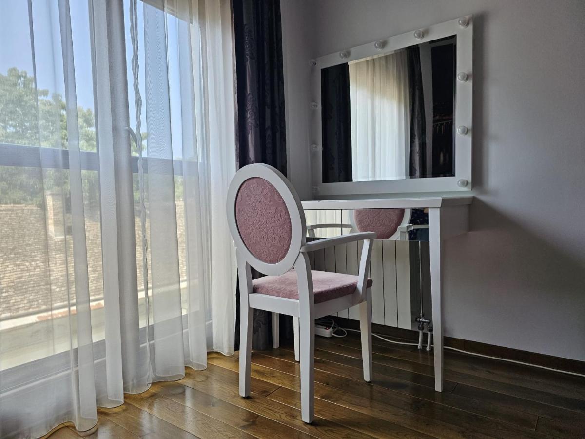 Bright Side Apartment Novi Sad Buitenkant foto