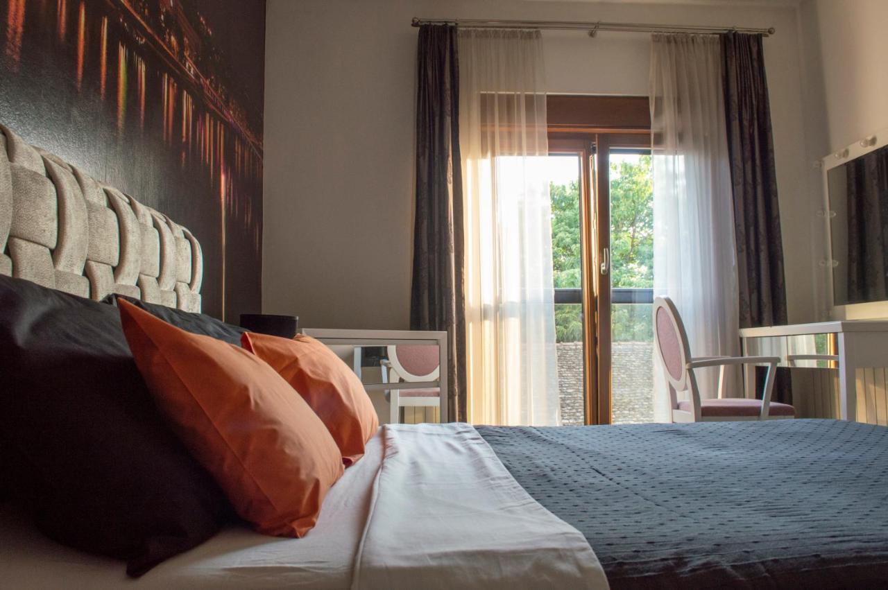 Bright Side Apartment Novi Sad Buitenkant foto