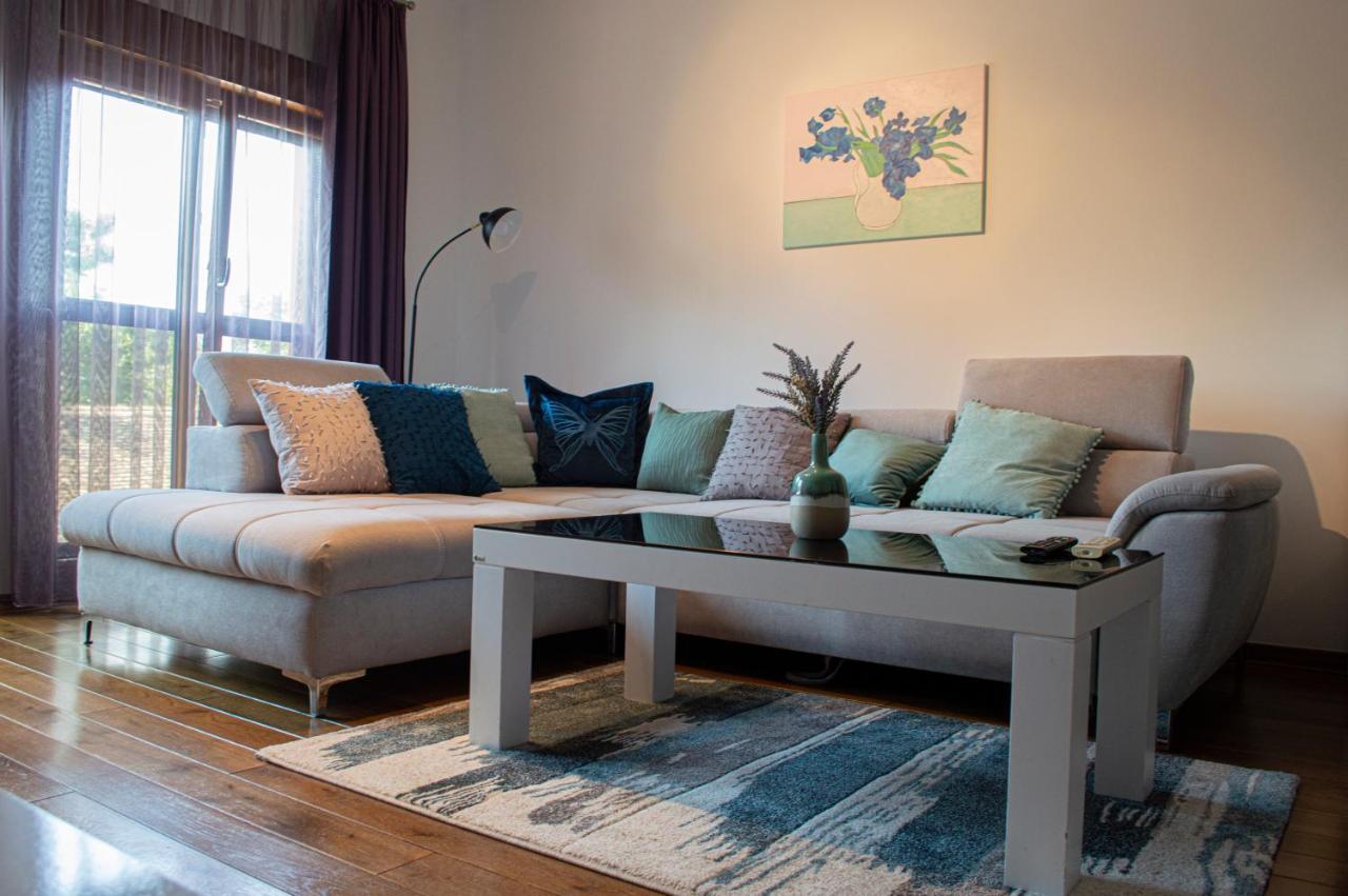 Bright Side Apartment Novi Sad Buitenkant foto