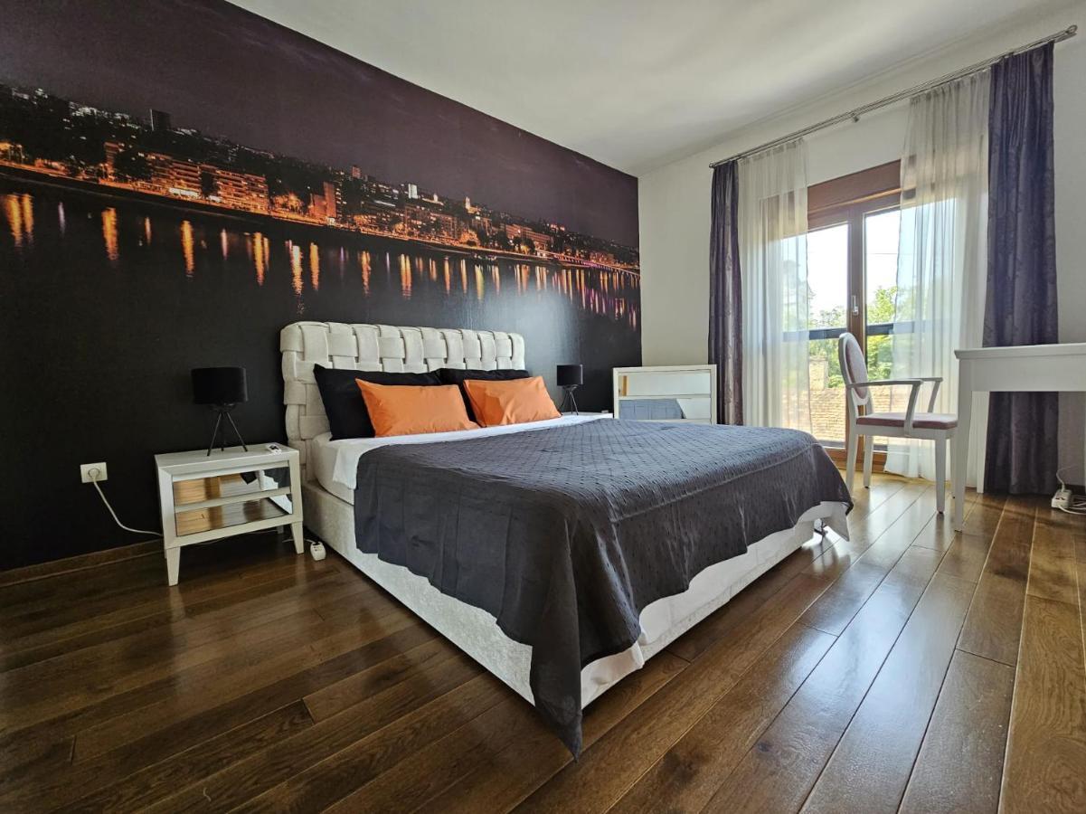Bright Side Apartment Novi Sad Buitenkant foto